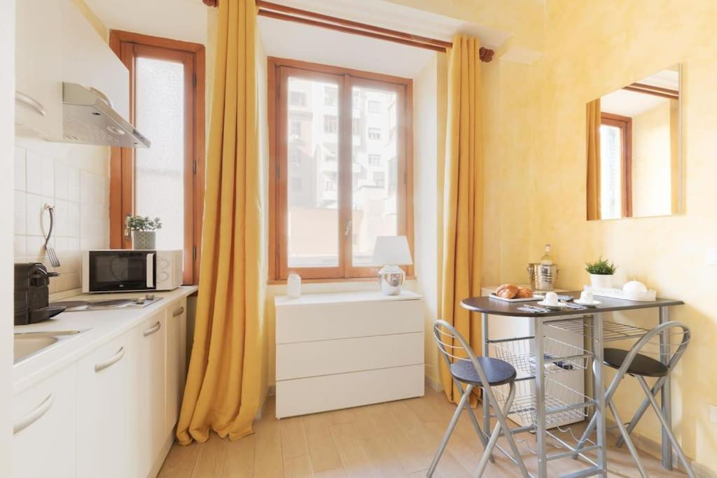 Private Suite In A Guest House With Private Bathroom N3 Roma Ngoại thất bức ảnh