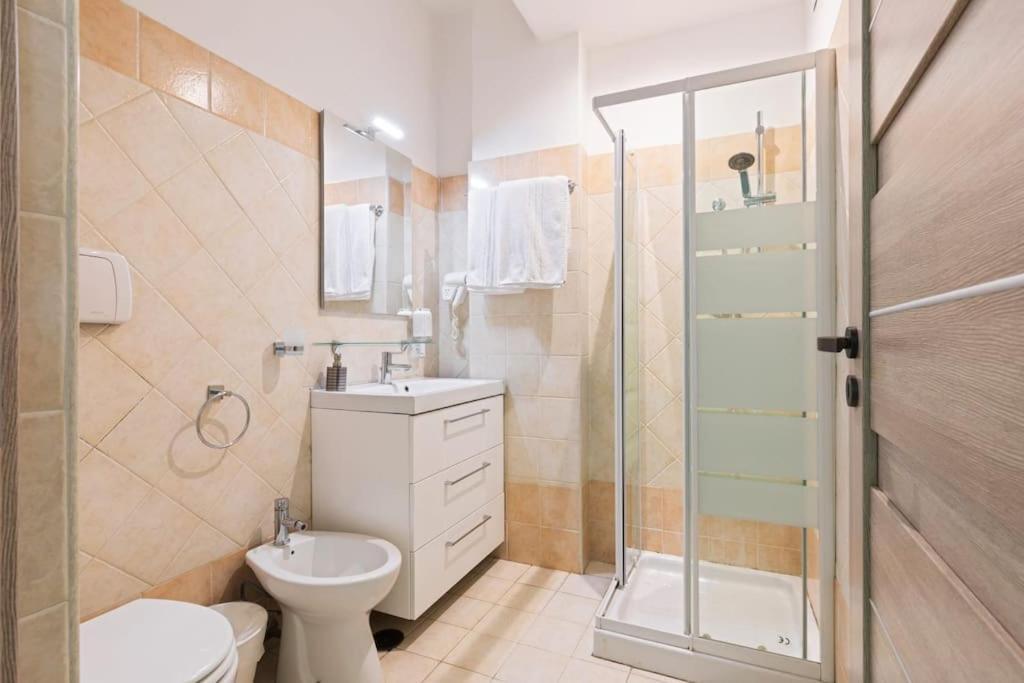 Private Suite In A Guest House With Private Bathroom N3 Roma Ngoại thất bức ảnh