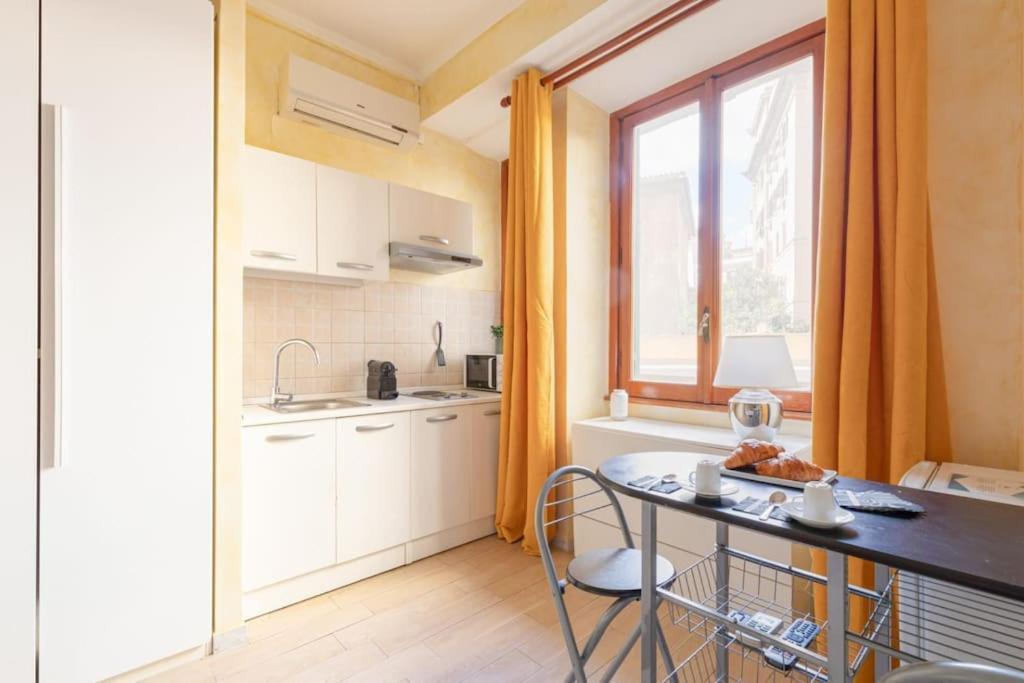 Private Suite In A Guest House With Private Bathroom N3 Roma Ngoại thất bức ảnh